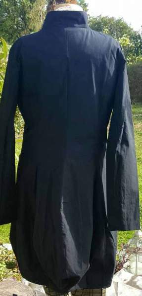 AZIZI Mantel